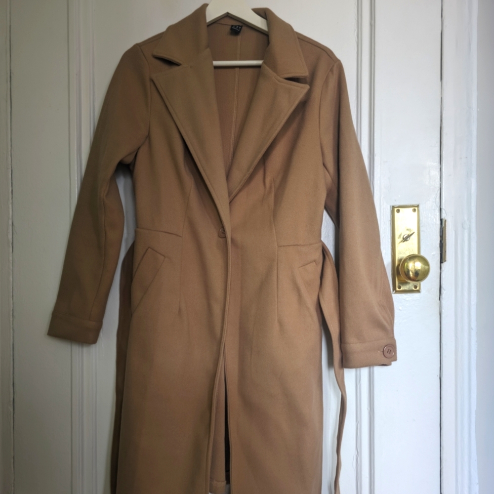Lypobala camel wool trench coat
